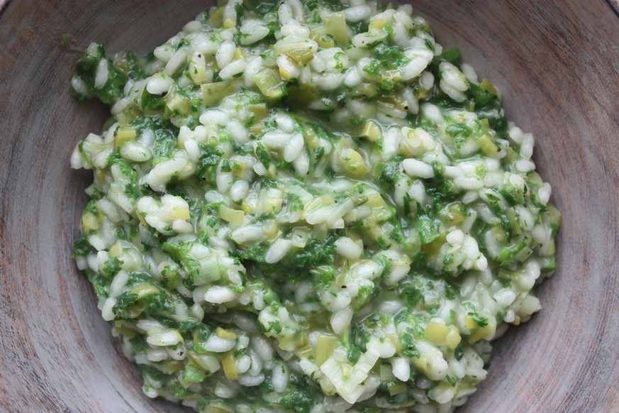 brennnessel risotto http://lardersaga.com/2013/04/19/nettles/