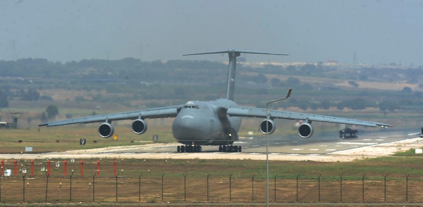 epa05428401 (FILE) A file photograph showing a US Air Force C-5 Galaxy Outsize Cargo Transport Aircraft landing at Incirlik air base in Adana, Turkey, 10 August 2015. The US embassy released a stateme ...