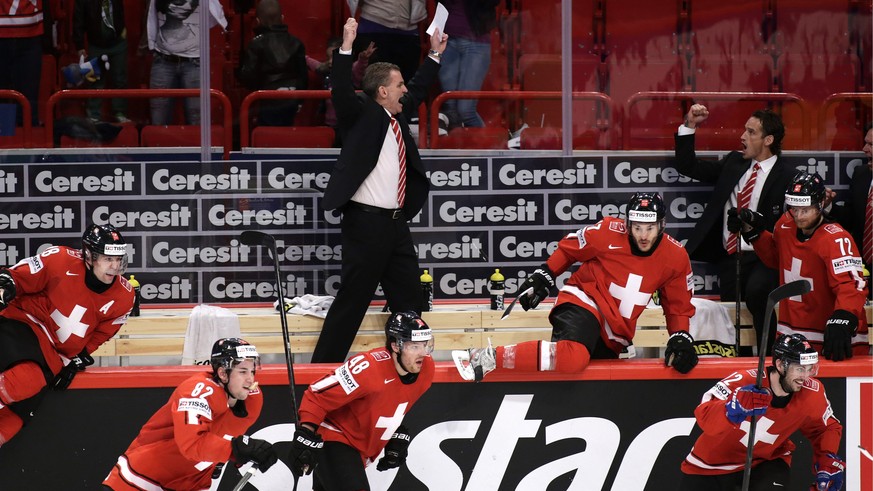 ZUR NICHT-VERLAENGERUNG DES VERTRAGES ALS EISHOCKEY-NATIONALTRAINER DURCH SEAN SIMPSON AM MONTAG, 3. MÄRZ 2014, STELLEN WIR IHNEN FOLGENDES BILDMATERIAL ZUR VERFUEGUNG - Sean Simpson, top left, head c ...