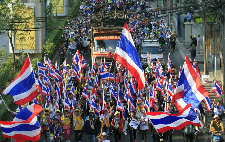Proteste am Wahltag: In Bangkok sind Tausend auf die Strassen gegangen.
