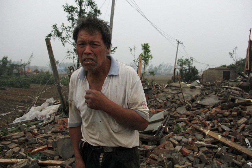 Ein Tornado reisst 51 Menschen in den Tod.