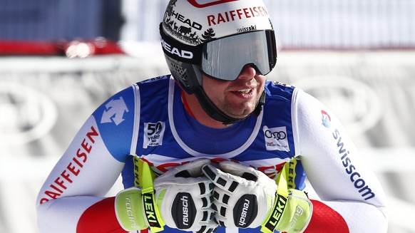 Switzerland&#039;s Beat Feuz reacts after completing an alpine ski, men&#039;s World Cup downhill, in Val D&#039;Isere, France, Saturday, Dec. 3, 2016. (AP Photo/Giovanni Auletta)