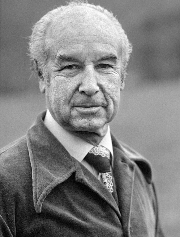 Portrait of Swiss scientist and chemist Albert Hofmann (11.1.1906-29.4.2008), the former head of the research department of the Swiss chemical company Sandoz and discoverer of LSD, in Basel, Switzerla ...