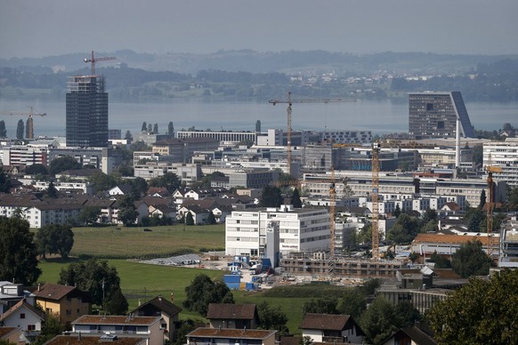 Die Bautaetigkeit in der Stadt Zug ist weiter gestiegen am Freitag, 23. August 2013. Das Bauvolumen in der Stadt Zug erreicht im Jahr 2013 einen neuen Rekordwert...(KEYSTONE/Alexandra Wey)