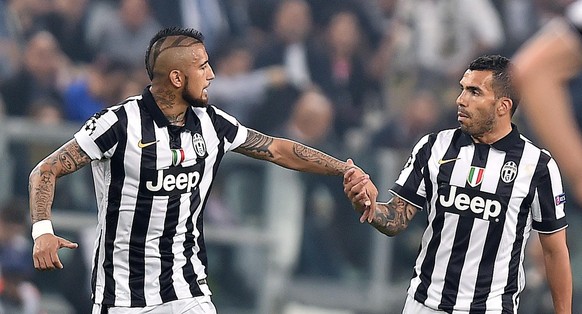 Hand in Hand verliessen Arturo Vidal und Carlos Tevez Juventus.