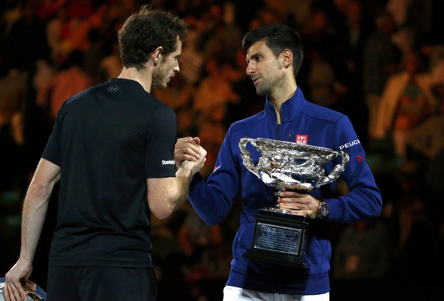 Die Trophäe bleibt bei Djokovic: Andy Murray hat gegen die Weltnummer 1 keine Chance.
