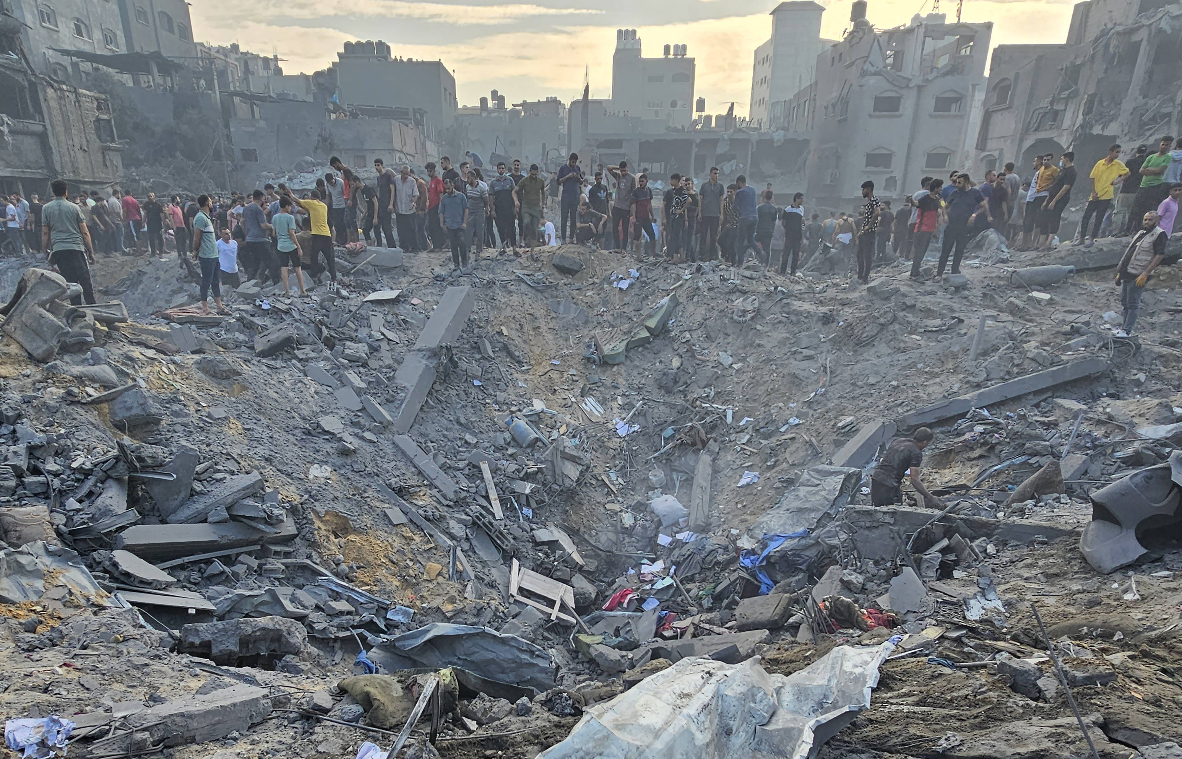 Krater nach israelischem Angriff auf Dschabaliya