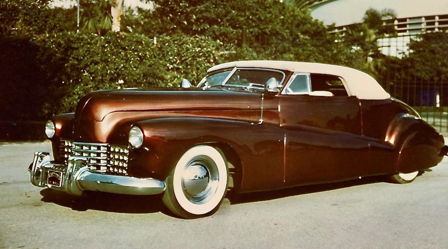 George Barris Kustom - 1941 Buick with which he one the prize at the 1948 LA Custom Car Exposition 
The custom that changed everything. 
https://kustomrama.com/w/images/a/a5/George-barris-1941-buick-k ...