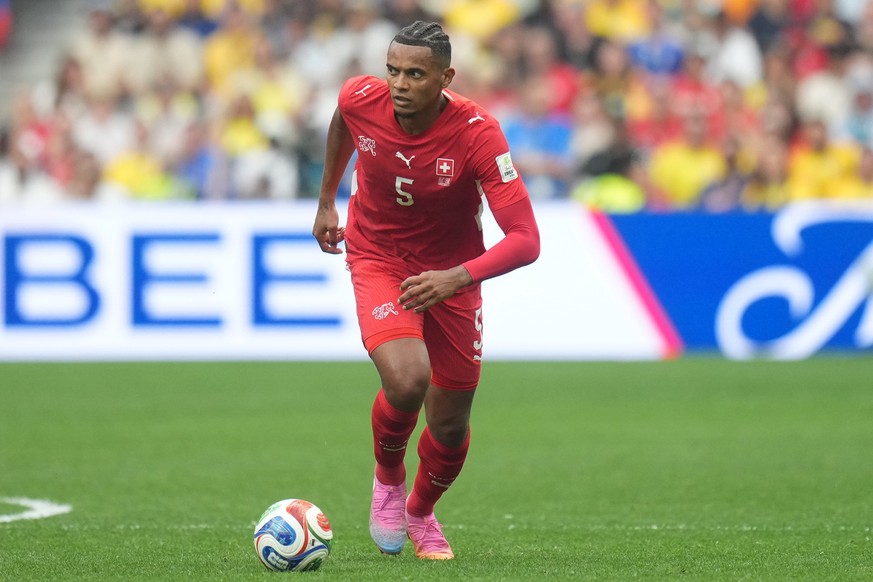 epa13096538 Manuel Akanji of Switzerland in action during the FIFA World Cup 2026 Round of 16 match Switzerland against Colombia, in Vancouver, Canada, 07 July 2026. EPA/BOB FRID