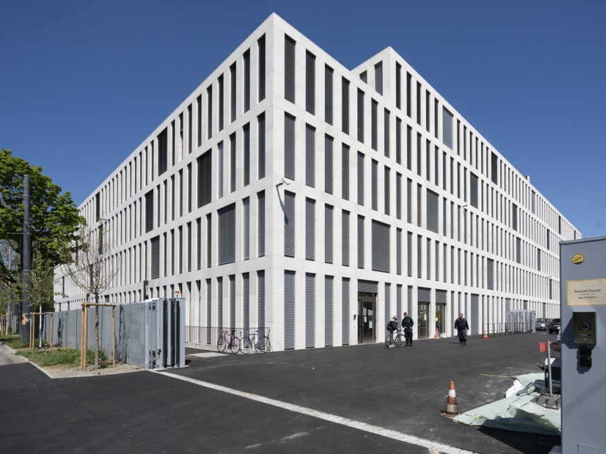 Depuis octobre 2022, environ 30'000 signatures soupçonnées d'être falsifiées, concernant une vingtaine d’initiatives populaires fédérales, ont été portées à la connaissance du MPC et de Fedp ...