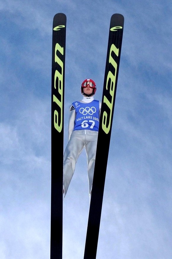 Simon Ammann a contribué à porter le ski en Suisse. (KEYSTONE/EPA PHOTO/DPA/OLIVER MULTHAUP)