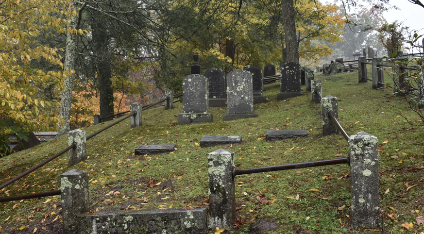 Le cimetière de Sleepy Hollow (anciennement Tarrytown): un cavalier sans tête pourrait surgir à tout moment entre les tombes délabrées.