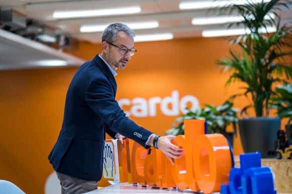 Ricardo-CEO Francesco Vass am Hauptsitz in Zug.