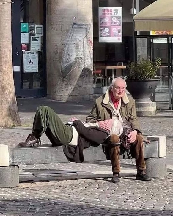 Herzig: Alte Leute immer noch so verliebt