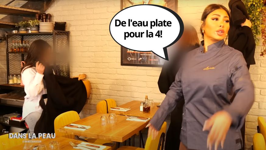 Avec le ton du garçon de bistrot.