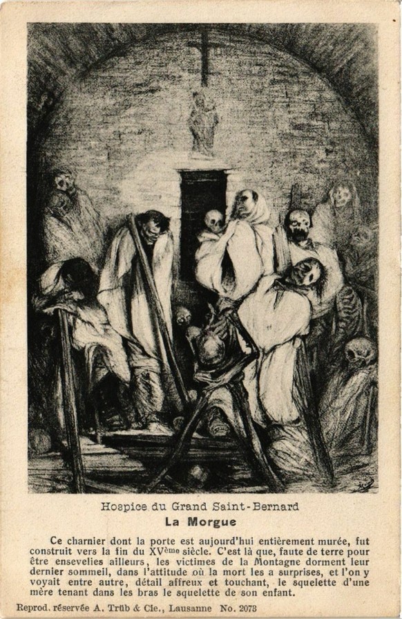 Une carte postale montrant l&#039;intérieur de la morgue du Grand-Saint-Bernard.