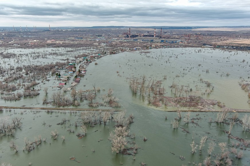 Russia: Damage from Orsk floodbank breach RUSSIA, ORENBURG REGION - APRIL 8, 2024: A view of a floodbank and a flood-hit area in the vicinity of Borisoglebskaya Street in Orsk. A federal level state o ...