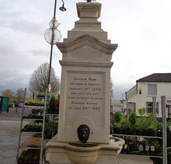 Le mémorial du capitaine Matthew Webb à Dawley, sa ville natale.