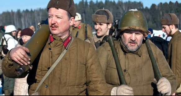 Nostalgiques dont fait partie Igor Girkin, féru d'histoire avec un grand H. A l'âge de 18 ans, il découvre les reconstitutions historiques. Depuis, il adore se déguiser.