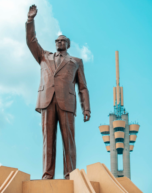 La statue de Patrice Lumumba à Kinshasa.