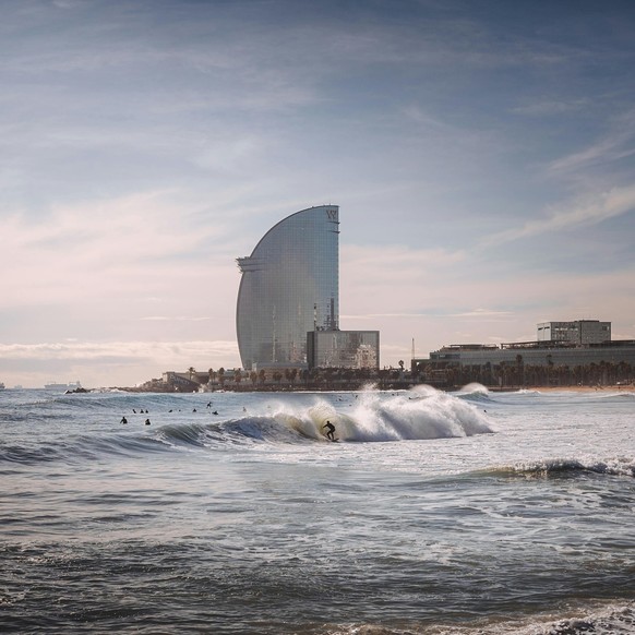 On peut surfer à Barcelone? Okay byyye.