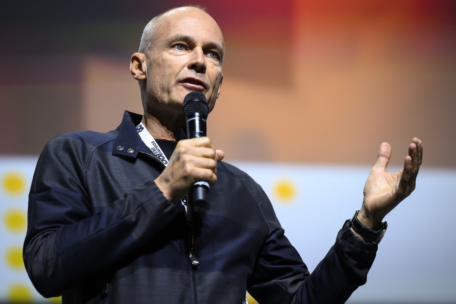 L'aventurier et psychatre Bertrand Piccard parle lors de la 18eme edition du "Forum des 100" sur la thematique "La Suisse et le monde" organise par Le Temps ce mardi 11 octobr ...