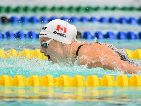 Summer McIntosh a battu dimanche le plus vieux record du monde de la natation féminine