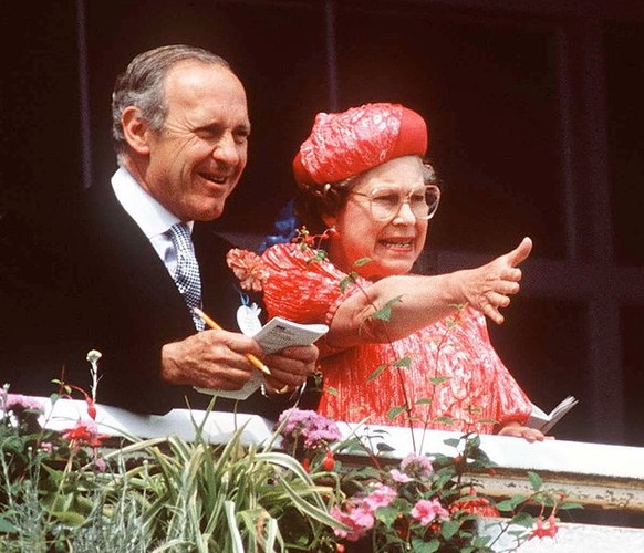 EPSOM, ENGLAND - JUNE 01: Queen Elizabeth II watches the racing from the royal balcony at the Epsom Derby at Epsom Racecourse on June 1, 2019 in Epsom, England. (Photo by Mark Cuthbert/UK Press via Ge ...