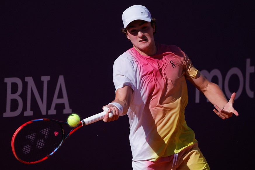 epa11901858 Joao Fonseca of Brazil in action against Francisco Cerundolo of Argentina during the final tennis match of the IEB+ Argentina Open tennis in Buenos Aires, Argentina, 16 February 2025. EPA/ ...