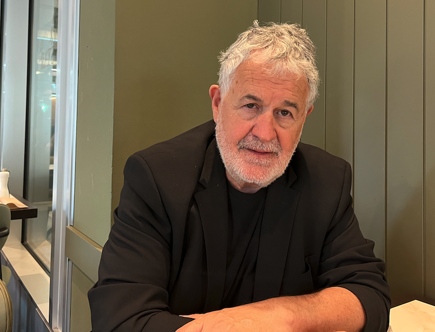 A Berne, on a beaucoup parlé Histoire et hockey avec Klaus Zaugg.