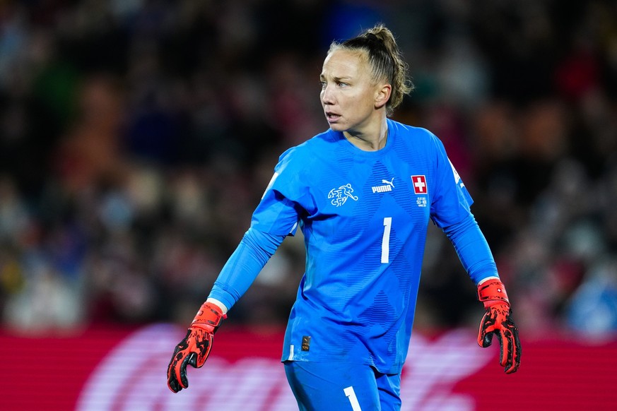Switzerland&#039;s goalkeeper Gaelle Thalmann follows the action during the Women&#039;s World Cup Group A soccer match between Switzerland and Norway in Hamilton, New Zealand, Tuesday, July 25, 2023. ...