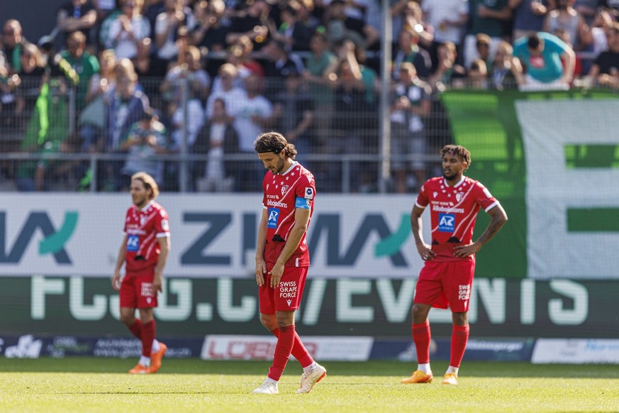 FC Sion Mittelfeldspieler Anto Grgic, Mitte, enttaeuscht nach dem 3-0 waehrend dem Fussball Meisterschaftsspiel der Super League zwischen dem FC St.Gallen 1879 und dem FC Sion, am Montag, 29. Mai 2023 ...