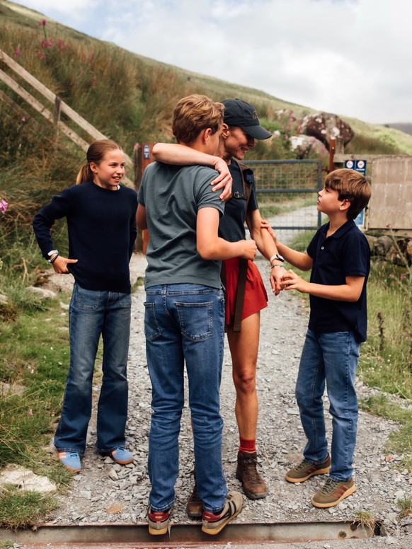 Kate et ses trois enfants: George, Charlotte et Louis.