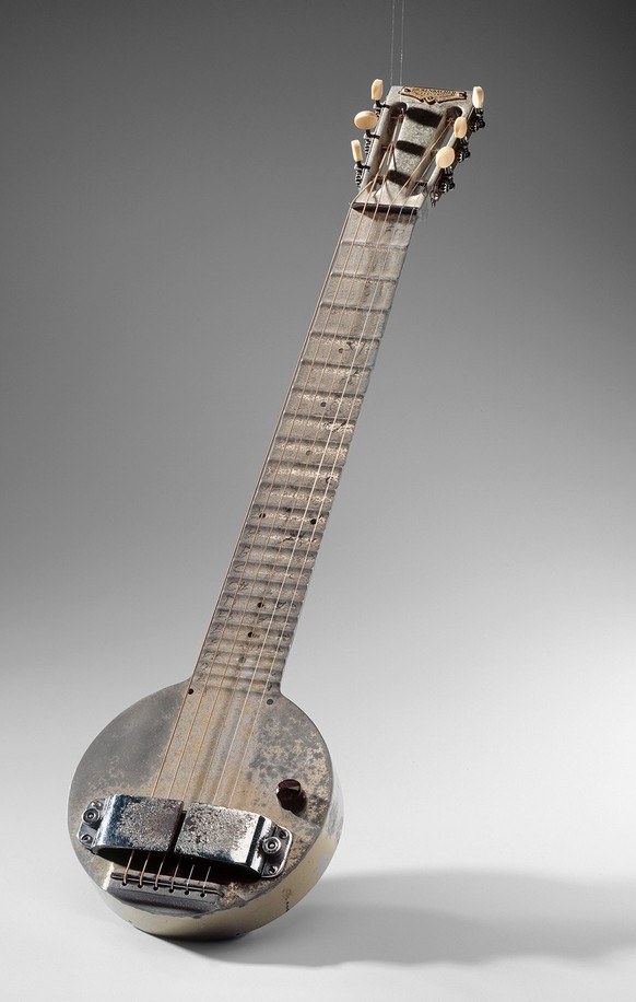 La «poêle à frire» de Rickenbacker, 1932.