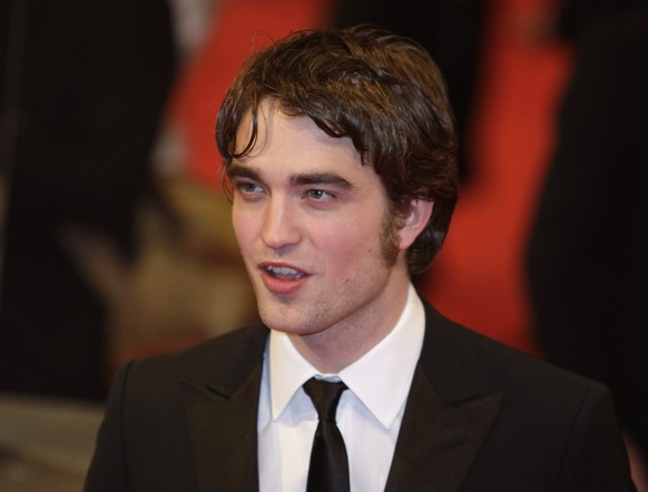 British actor Robert Pattinson arrives at the British Academy Film Awards 2010, at The Royal Opera House in London, Sunday, Feb. 21, 2010. (AP Photo/Lefteris Pitarakis)