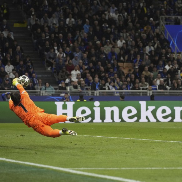 L&#039;arrêt venu d&#039;ailleurs de Yann Sommer face à Eric Garcia.