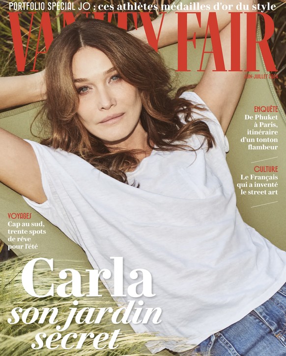 L'artiste de 55 ans, dans son «jardin secret», en Une du numéro de juin-juillet de Vanity Fair.