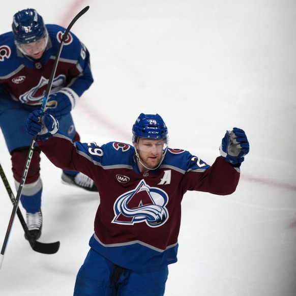 Nathan MacKinnon s'est illustré lors de l'acte II face à Minnesota.