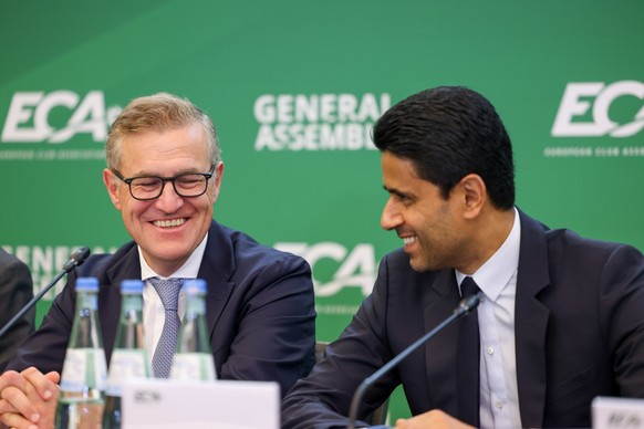 07.09.2023, Berlin: Fußball: European Club Association (ECA), Generalversammlung.  Jan Christian Driessen, CEO of Bayern Munich (left) and Nasser Al-Khelaifi, President of Paris Saint-Germain,...