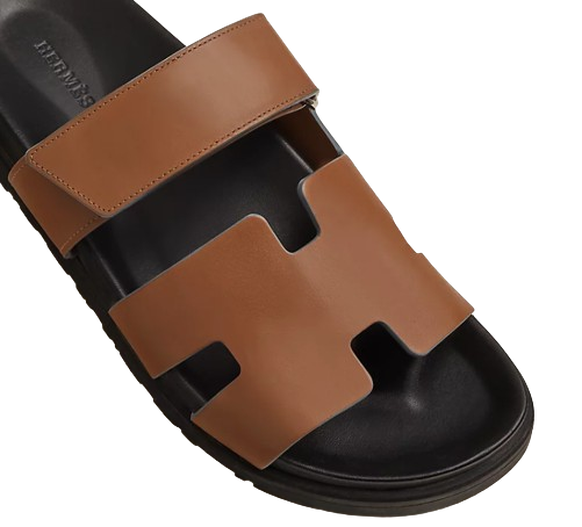 Si t'as pas tes sandales Hermès en 2024, t'as raté ton summer.