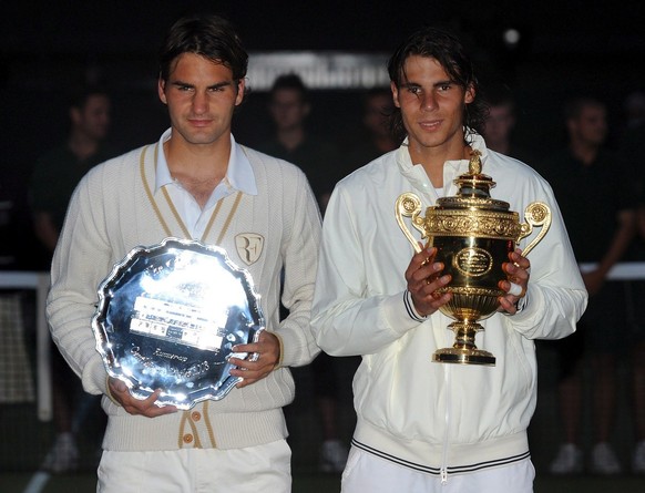 En 2008, Roger Federer perd une finale de légende contre Rafael Nadal et parle de «désastre», en français.