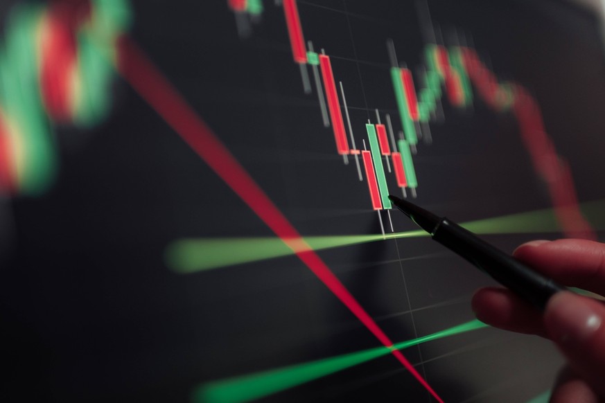 C&#039;est le projet de vie de nombreux jeunes hommes: devenir riche grâce à la spéculation financière. Des entreprises telles que FTMO en font une activité lucrative.