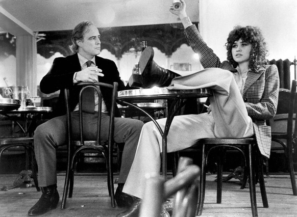 LAST TANGO IN PARIS, Marlon Brando, Maria Schneider, 1972 Courtesy Everett Collection PUBLICATIONxINxGERxSUIxAUTxONLY Copyright: xCourtesyxEverettxCollectionx MBDLATA EC008