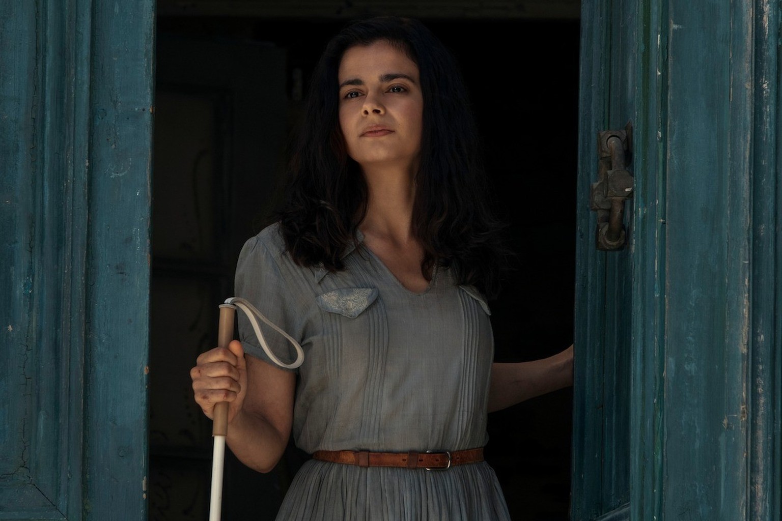 Marie-Laure Leblanc (Aria Mia Loberti), la résistante qui voit avec le cœur.