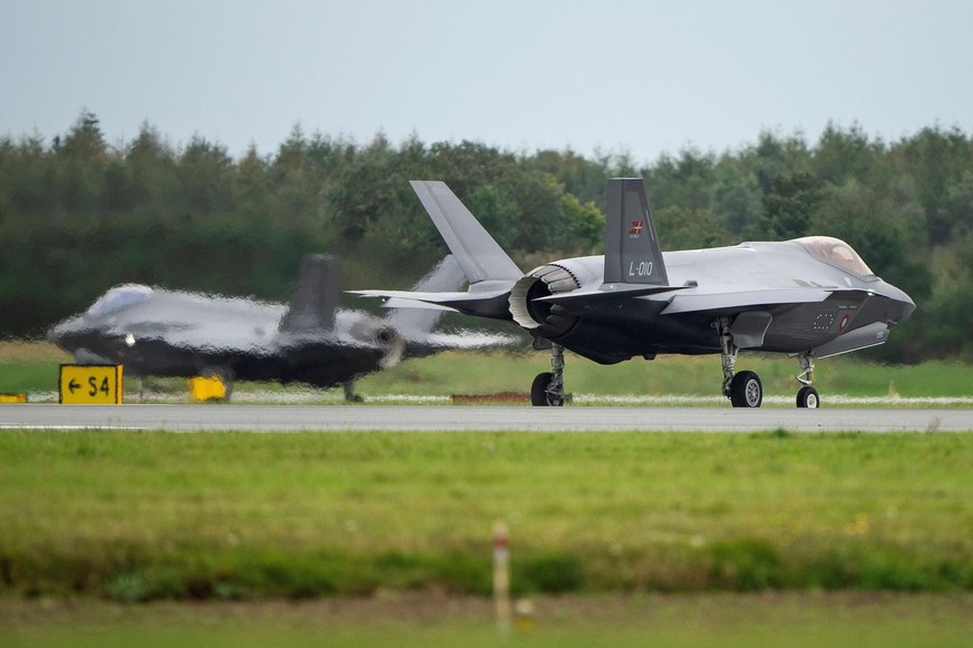 Les jets américains F-35 seraient toujours des nécessités absolues pour la Suisse, selon Urs Loher.