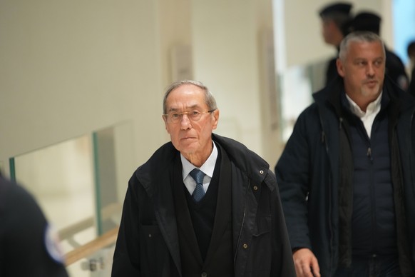 Claude Gueant, a former adviser close to former French President Nicolas Sarkozy, arrives at the courthouse, in Paris, France, Thursday, Sept. 25, 2025. (AP Photo/Christophe Ena)
France Sarkozy Verdic ...