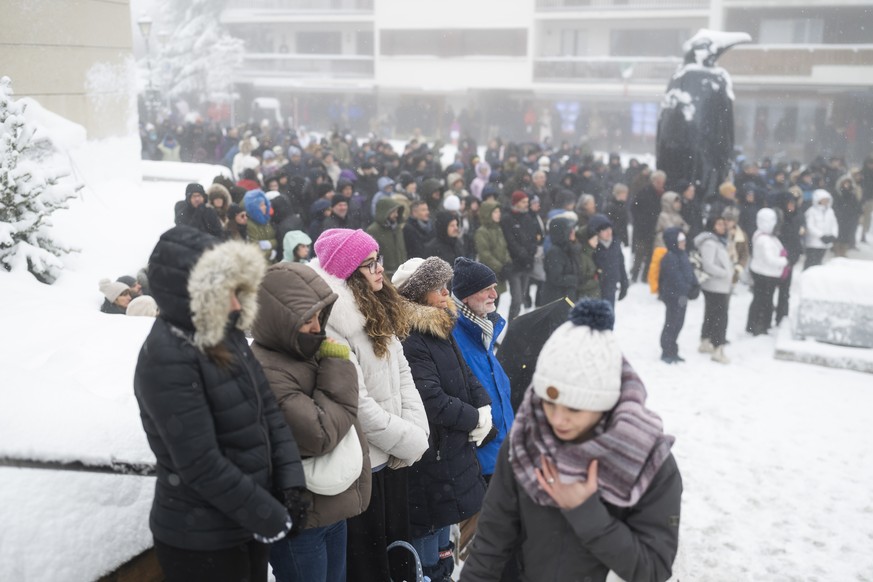 Neuchâtel et Fribourg préparent l'hommage ++ Marche blanche