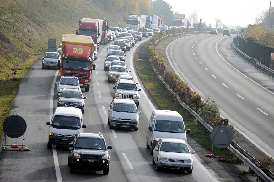 Berne veut réduire la vitesse sur les autoroutes suisses à 80 km/h aux heures de pointe.