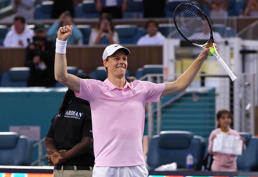 epa12859535 Jannik Sinner of Italy acknowledges the crowd after winning match point against Jiri Lehecka of the Czech Republic during the Men's Final match at the 2026 Miami Open tennis tournamen ...