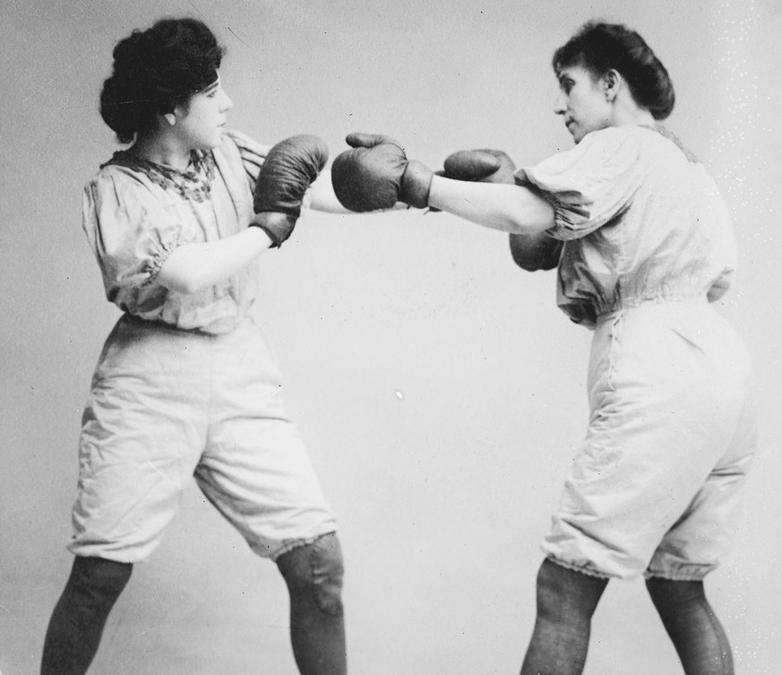 La boxe féminine en Suisse: un long combat pour l’égalité des sexes